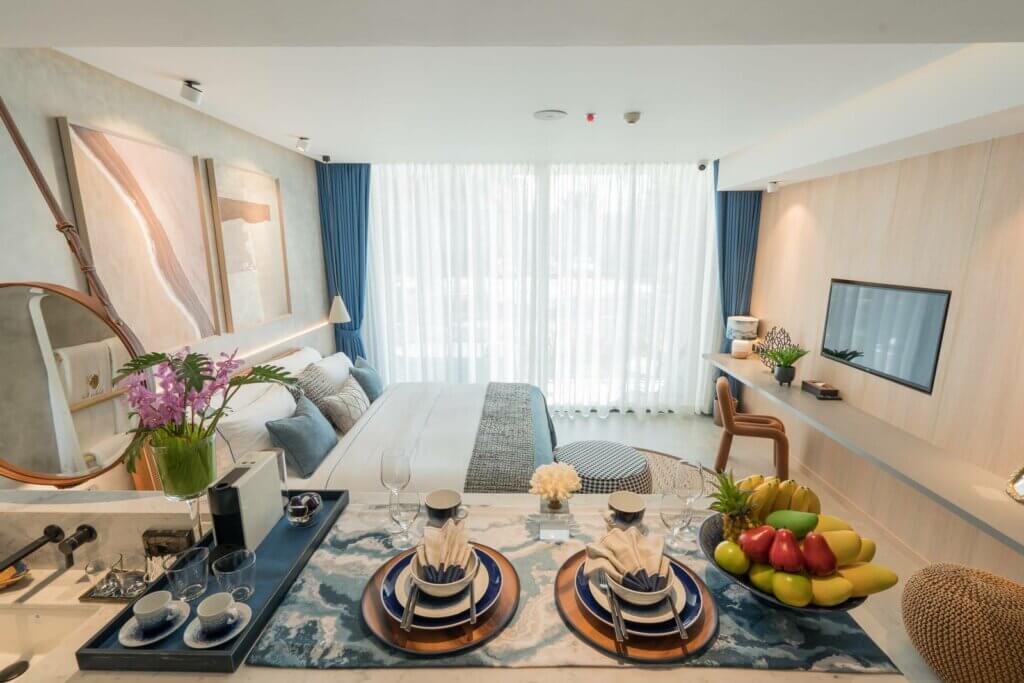 Sunshine Beach Condominium Showroom 16