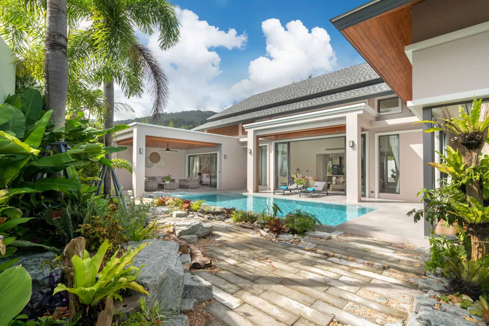 Private pool Breeze Villa