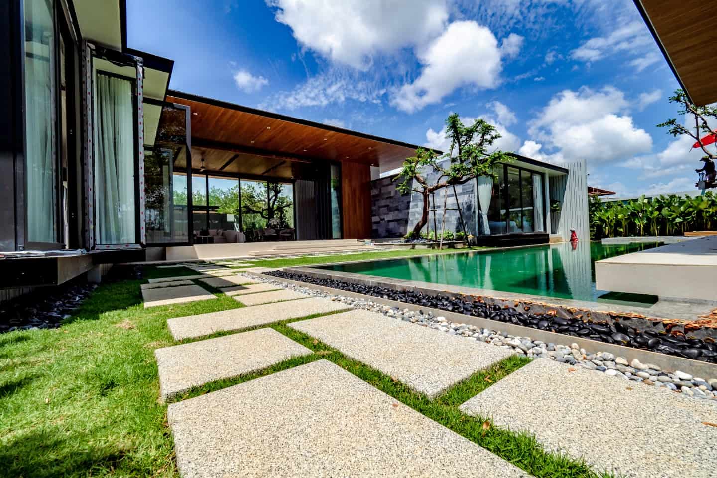 Luxury pool villa Botanica Forestique