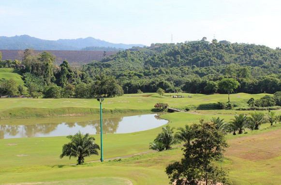 Rajjaprabha Dam Golf Course Samui Thailand