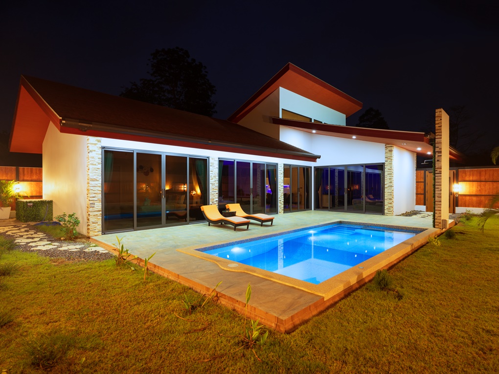 The-Moonriver-pool