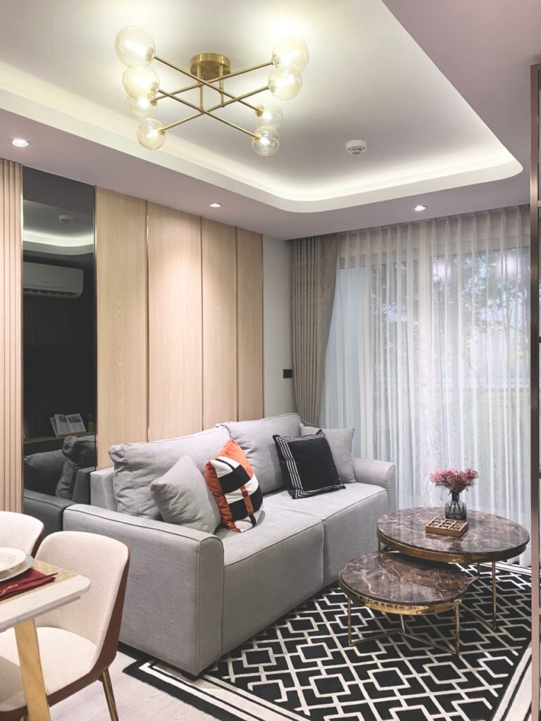 Pristine Park 3 - 1BR Living Room